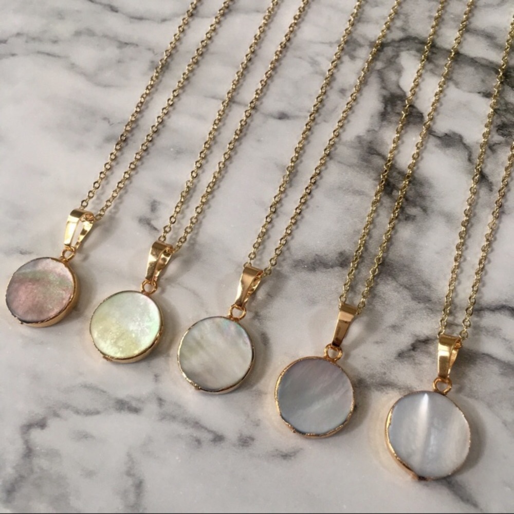 Minimalist 14K Gold Pearl Dainty Mermaid Necklace - Picture 6 of 8